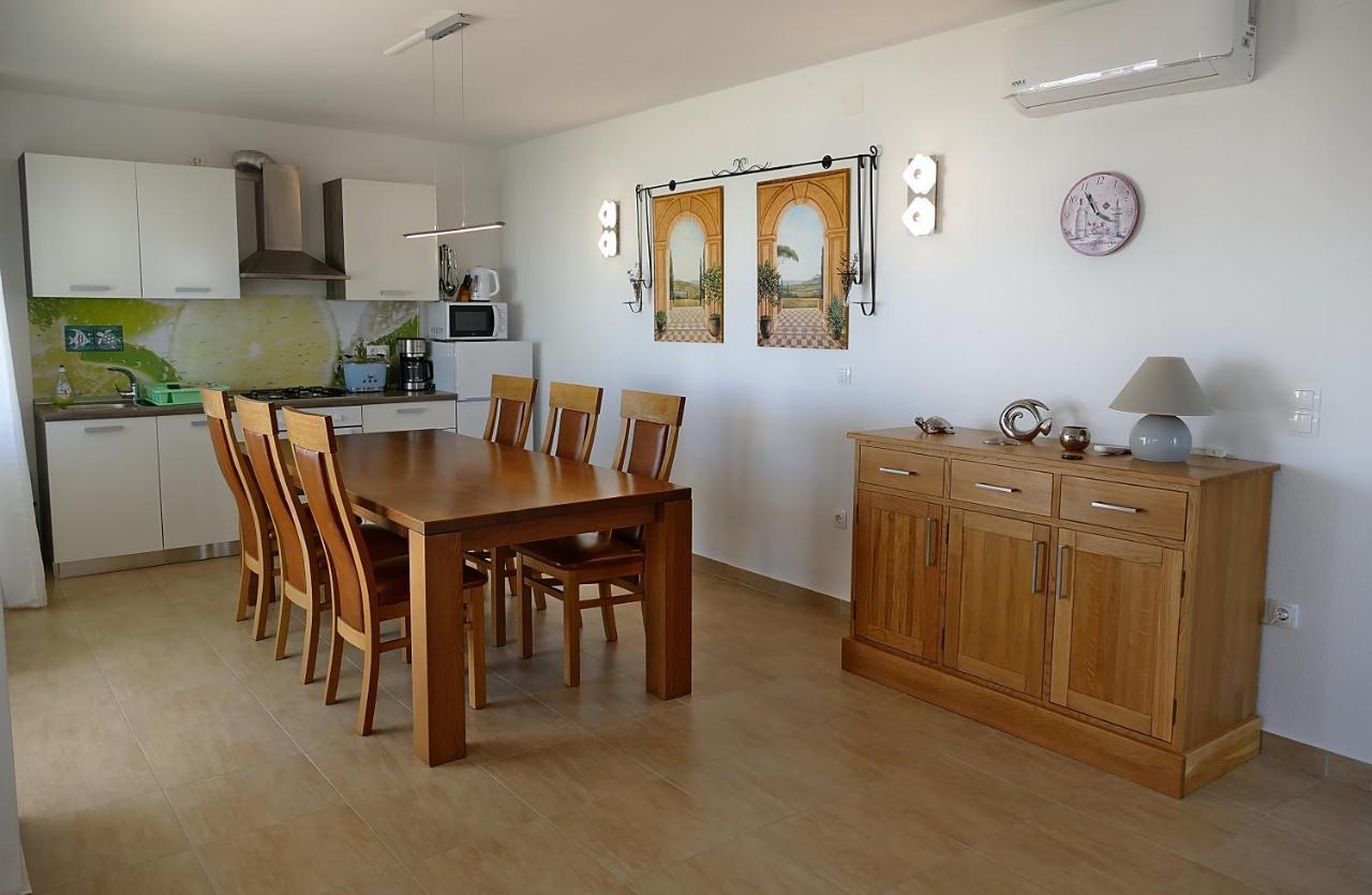 Apartments Le Mare - Pool, Sandstrand, Meerblick, W-Lan, Grill Privlaka  Bagian luar foto